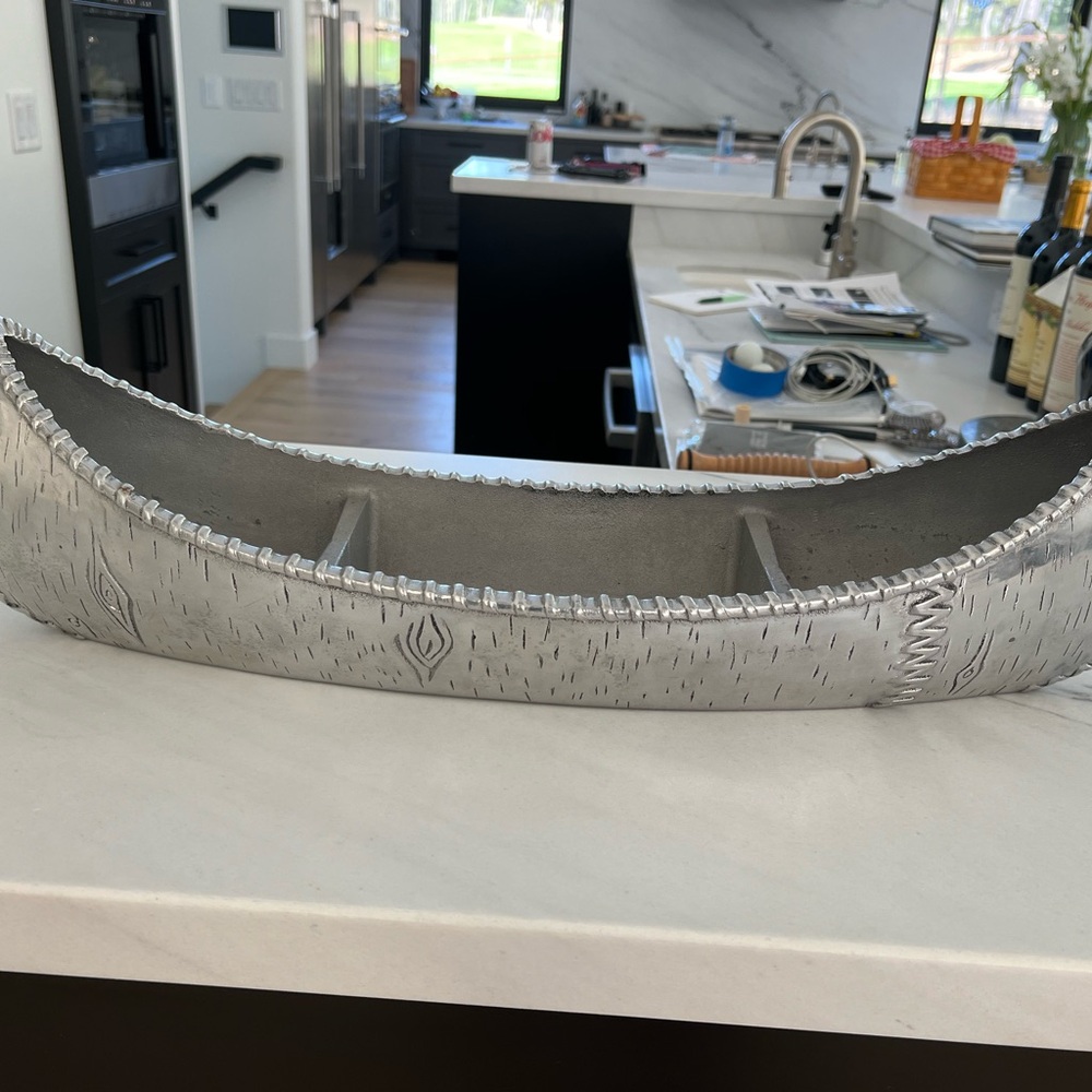Mariposa canoe